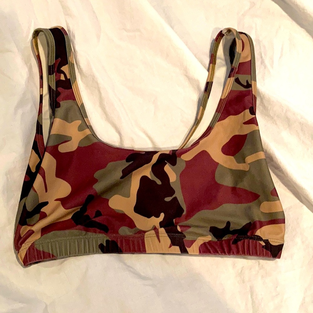 Kikiriki women’s camouflage sports bra